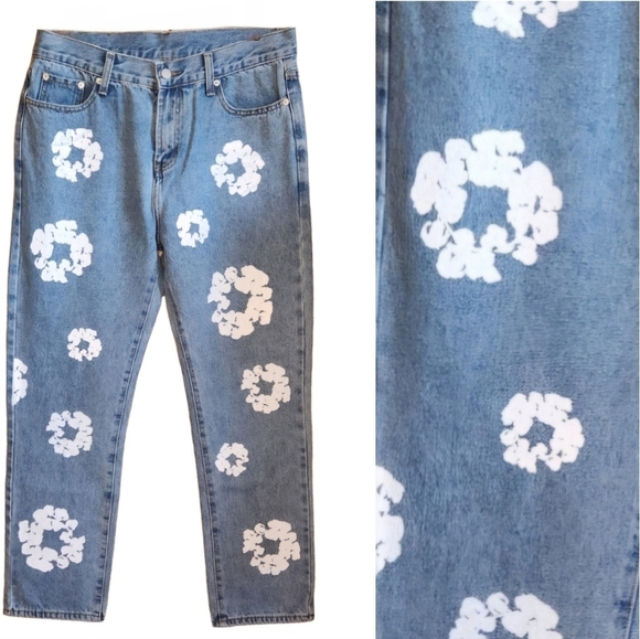 BLACK ICON WHITE PEONE FLORAL WOMEN'S JEANS HIGH RISE STRAIGHT LEG SIZE 34 NWOT - Picture 2 of 7